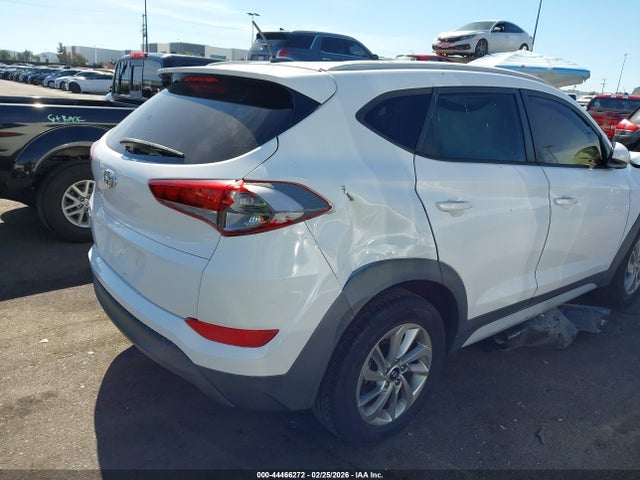 KM8J33A47HU564503 Hyundai TUCSON SE