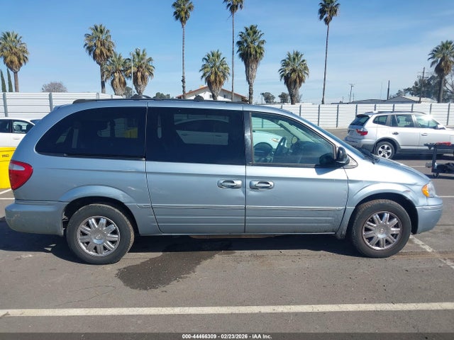Продажа на аукционе авто 2005 Chrysler Town & Country Limited, vin: 2C8GP64L05R319265, номер лота: 44466309