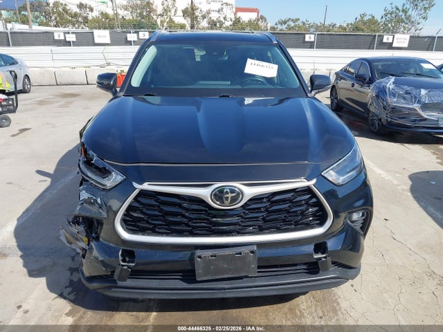 5TDGZRBH9MS089470 Toyota Highlander Xle