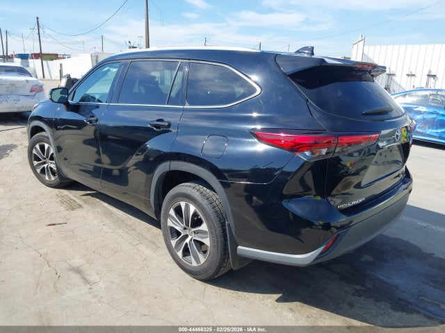 5TDGZRBH9MS089470 Toyota Highlander Xle