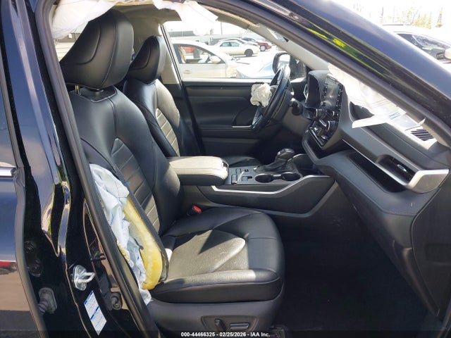 5TDGZRBH9MS089470 Toyota Highlander Xle