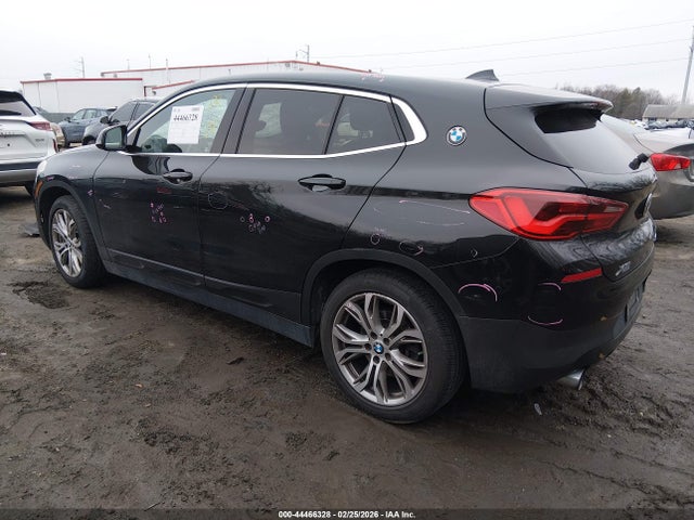 2018 BMW X2 WBXYJ5C39JEF75758 Photo 2
