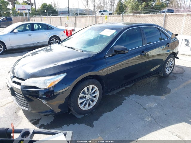 44466364 :رقم المزاد ، 4T1BF1FK3HU374074 vin ، 2017 Toyota Camry Le مزاد بيع
