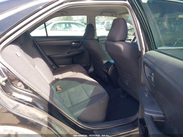44466364 :رقم المزاد ، 4T1BF1FK3HU374074 vin ، 2017 Toyota Camry Le مزاد بيع