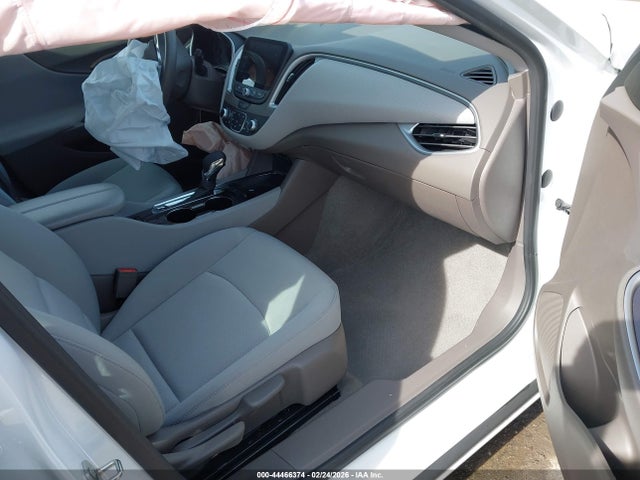 1G1ZD5ST2PF114114 Chevrolet Malibu Fwd 1lt