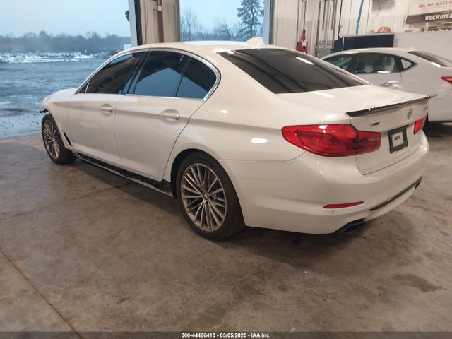 2019 BMW 540I WBAJE7C58KWW14166 Photo 2