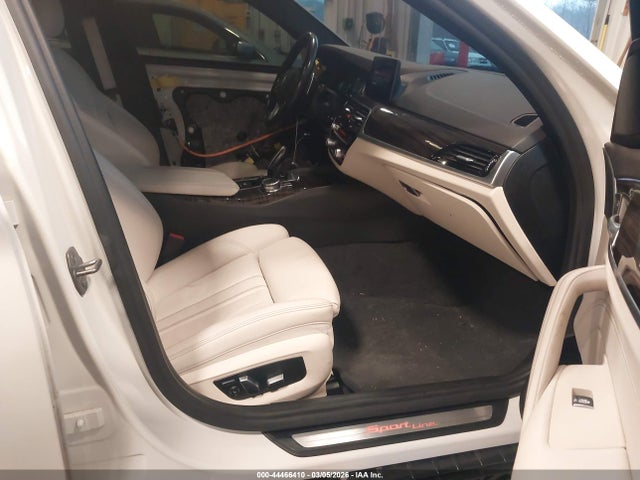 2019 BMW 540I WBAJE7C58KWW14166 Photo 4