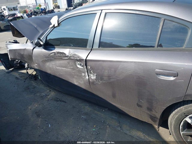 2C3CDXHG3FH890143 Dodge Charger Sxt