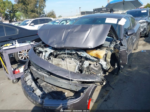 2C3CDXHG3FH890143 Dodge Charger Sxt
