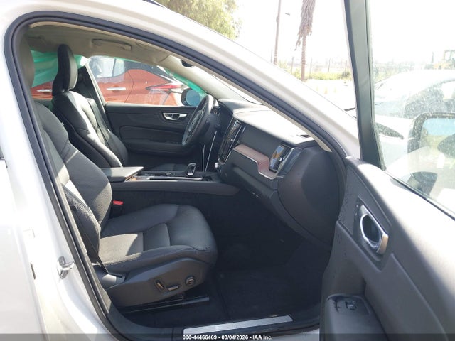 YV4L12RL5R1911352 Volvo Xc60 B5 Plus Dark Theme