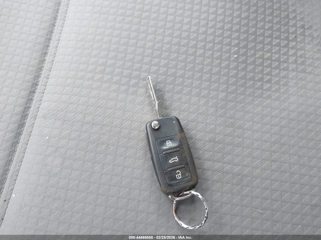 44466580 :رقم المزاد ، 3VW2B7AJ0HM231733 vin ، 2017 Volkswagen Jetta 1.4t S مزاد بيع