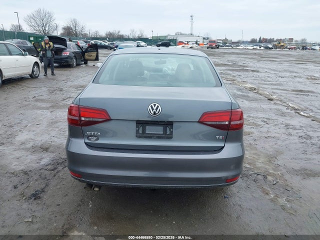 44466580 :رقم المزاد ، 3VW2B7AJ0HM231733 vin ، 2017 Volkswagen Jetta 1.4t S مزاد بيع