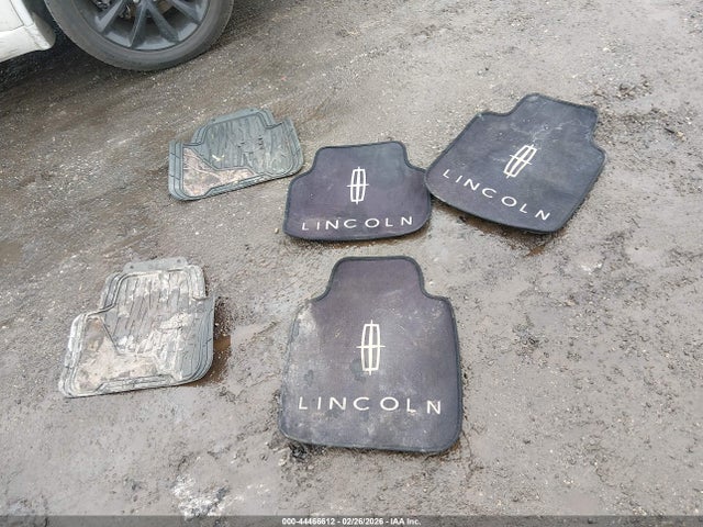 5LMCJ2D92HUL07407 Lincoln MKC SELECT
