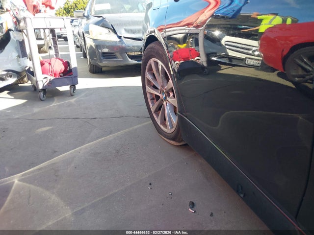 BMW 320i 2018 WBA8A9C55JAH13435 Image 20