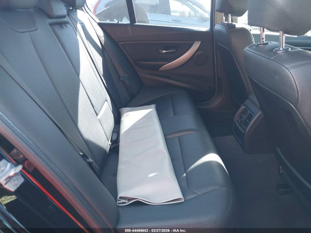 2018 BMW 320I WBA8A9C55JAH13435 Photo 7