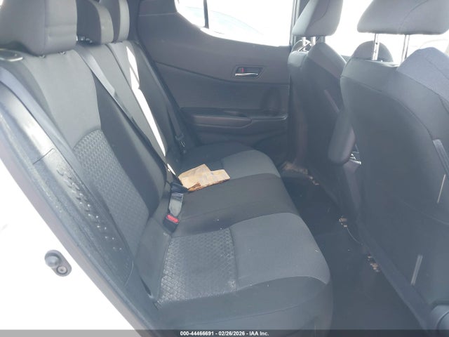 JTNKHMBX6M1110372 Toyota C-HR LE