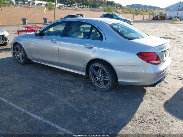 WDDZF4JB7KA689552 Mercedes-Benz E 300