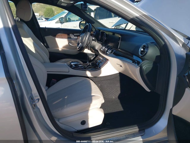2019 MERCEDES-BENZ E 300 WDDZF4JB7KA689552 Photo 4