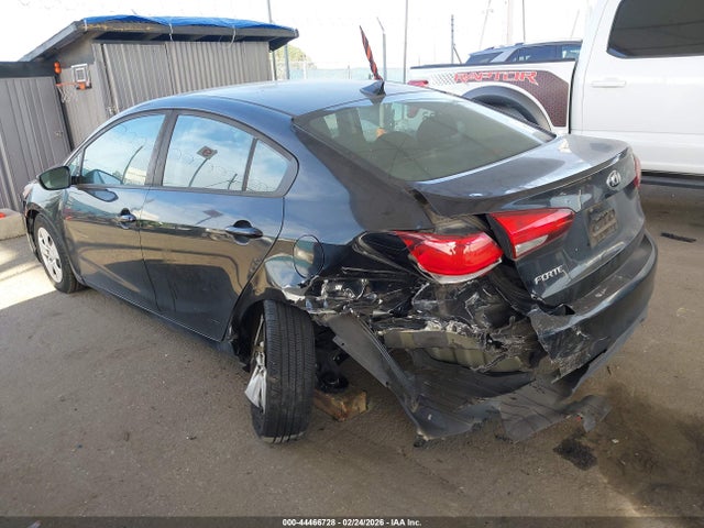 KIA FORTE LX 2018 3KPFK4A76JE282340 Image 3