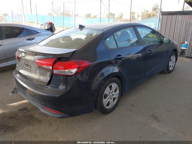 KIA FORTE LX 2018 3KPFK4A76JE282340 Image 4