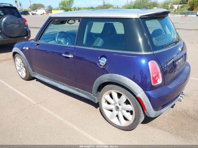 2006 MINI COOPER S WMWRE33556TJ35013 Photo 2