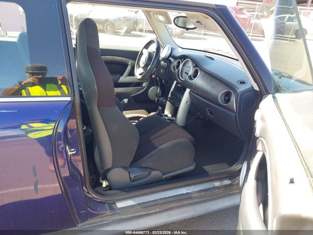 2006 MINI COOPER S WMWRE33556TJ35013 Photo 4