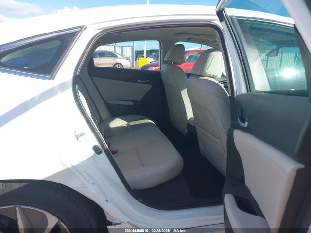 Honda Insight Touring 2019 19XZE4F90KE032835 Image 8