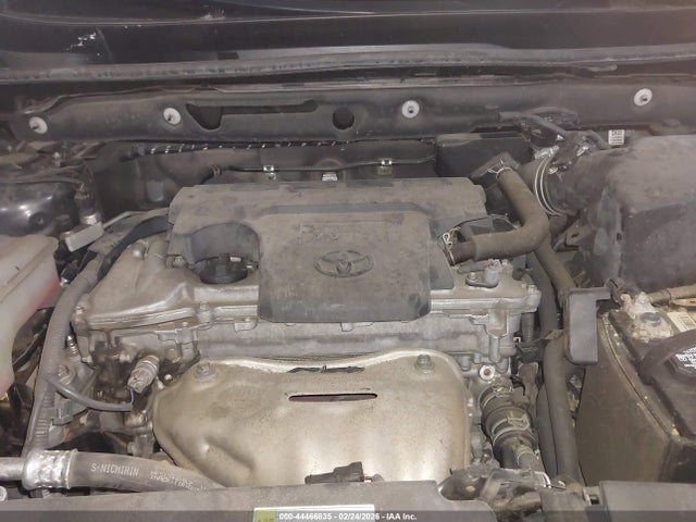 2T3WFREV5FW185216 Toyota Rav4 Xle