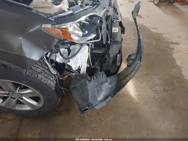 2T3WFREV5FW185216 Toyota Rav4 Xle