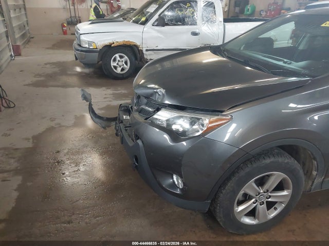 2T3WFREV5FW185216 Toyota Rav4 Xle