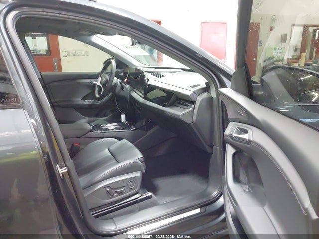 2025 Audi Q6 E-tron Premium Plus Quattro მანქანა იყიდება აუქციონზე, vin: WA124BGF3SA044312, აუქციონის ნომერი: 44466857