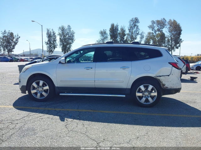 1GNKVJKDXHJ327681 Chevrolet Traverse Premier