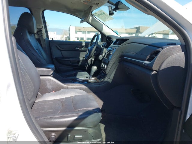 1GNKVJKDXHJ327681 Chevrolet Traverse Premier