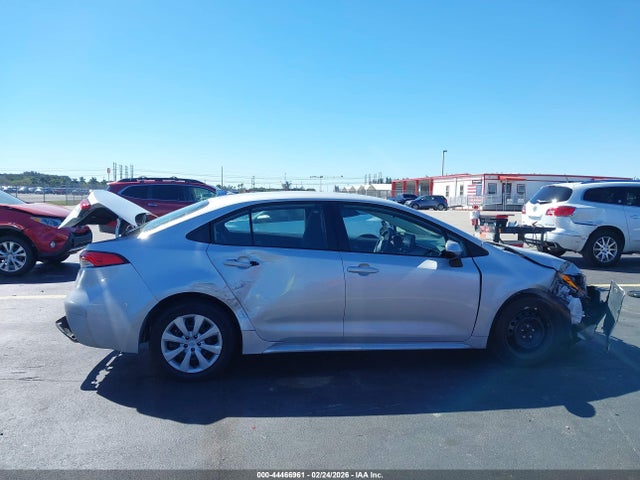 Продажа на аукционе авто 2022 Toyota Corolla Le, vin: 5YFEPMAE6NP361345, номер лота: 44466961