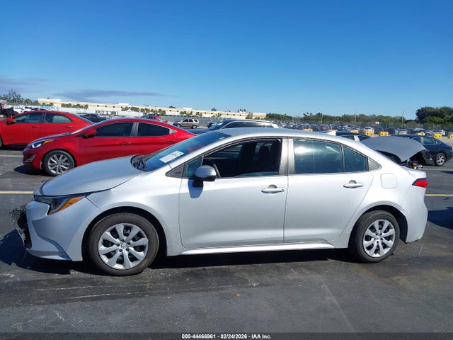 Продажа на аукционе авто 2022 Toyota Corolla Le, vin: 5YFEPMAE6NP361345, номер лота: 44466961
