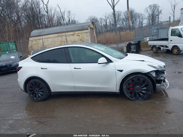 Продажа на аукционе авто 2021 Tesla Model Y Performance Dual Motor All-wheel Drive, vin: 5YJYGDEF0MF209832, номер лота: 44467029