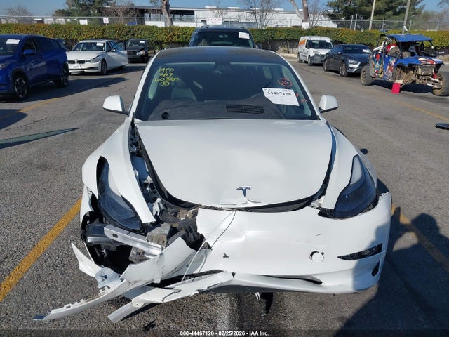 44467128 :رقم المزاد ، 5YJ3E1EA4MF868418 vin ، 2021 Tesla Model 3 Standard Range Plus Rear-wheel Drive مزاد بيع