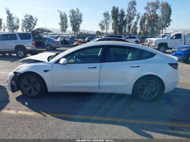 44467128 :رقم المزاد ، 5YJ3E1EA4MF868418 vin ، 2021 Tesla Model 3 Standard Range Plus Rear-wheel Drive مزاد بيع