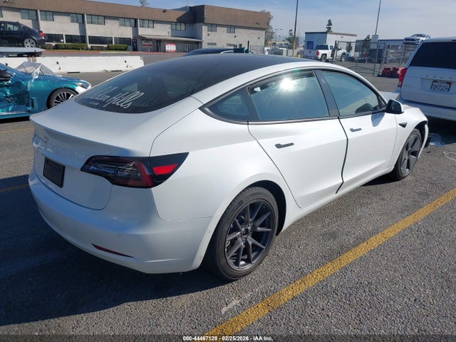 44467128 :رقم المزاد ، 5YJ3E1EA4MF868418 vin ، 2021 Tesla Model 3 Standard Range Plus Rear-wheel Drive مزاد بيع