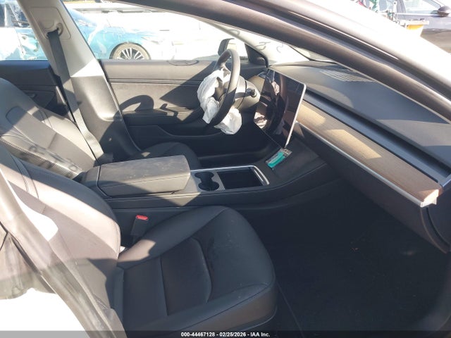 44467128 :رقم المزاد ، 5YJ3E1EA4MF868418 vin ، 2021 Tesla Model 3 Standard Range Plus Rear-wheel Drive مزاد بيع