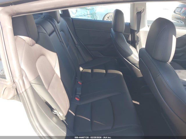 44467128 :رقم المزاد ، 5YJ3E1EA4MF868418 vin ، 2021 Tesla Model 3 Standard Range Plus Rear-wheel Drive مزاد بيع