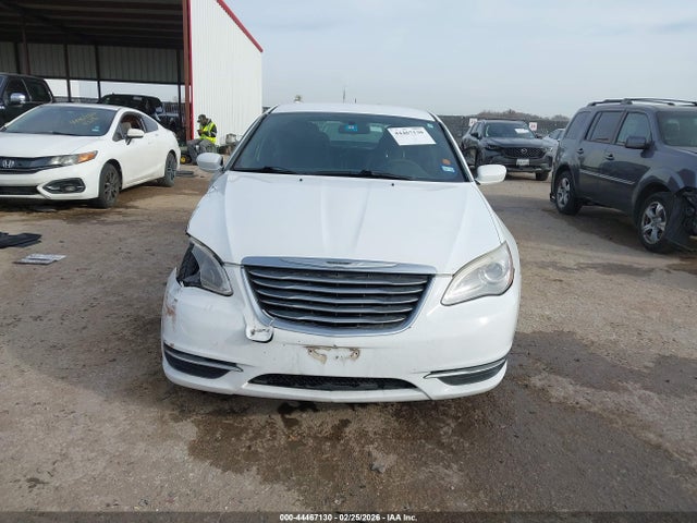 Aukcja sprzedaży 2014 Chrysler 200 Lx, vin: 1C3CCBAB0EN205638, numer aukcji: 44467130