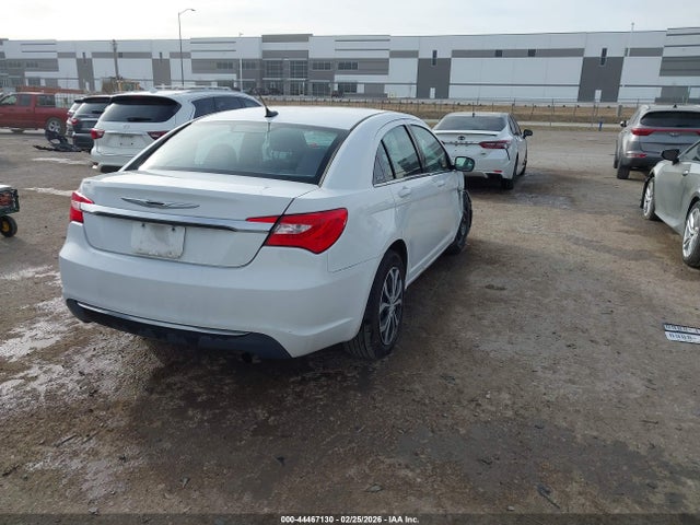 Aukcja sprzedaży 2014 Chrysler 200 Lx, vin: 1C3CCBAB0EN205638, numer aukcji: 44467130