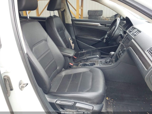 2016 VOLKSWAGEN PASSAT 1VWBT7A32GC057372 Photo 4