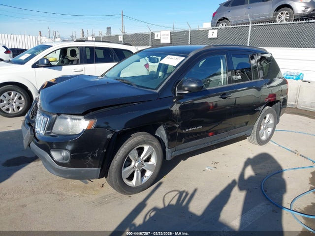 Jeep Compass Sport 2015 1C4NJCBB9FD361649 Image 2