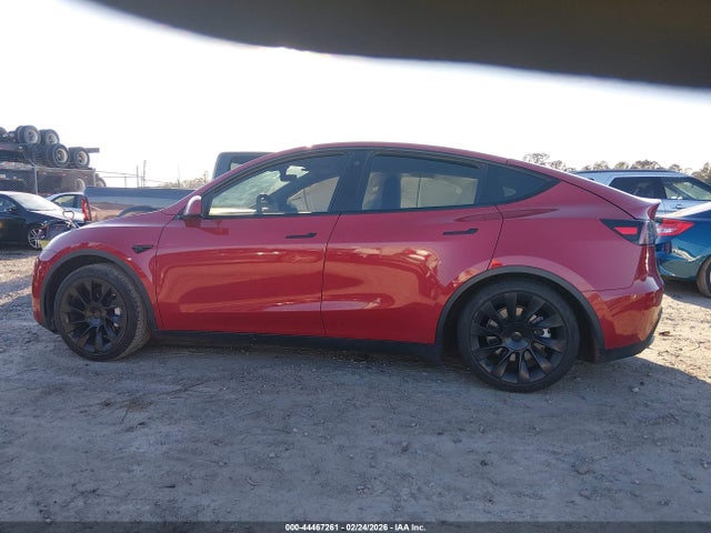 Продажа на аукционе авто 2022 Tesla Model Y Long Range Dual Motor All-wheel Drive, vin: 7SAYGDEEXNF329245, номер лота: 44467261