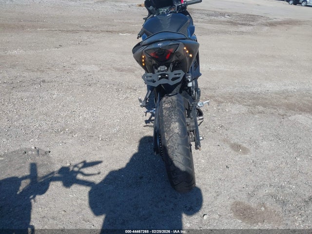 MH3RH17Y5KK001252 Yamaha YZFR3