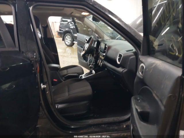 2022 HYUNDAI VENUE KMHRC8A39NU137942 Photo 4