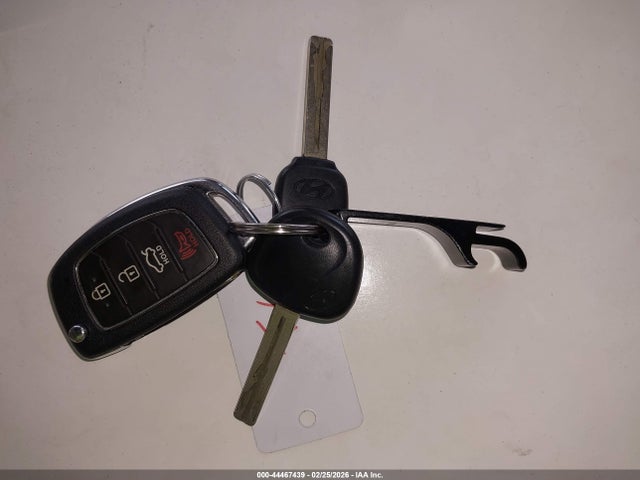 5NPE24AF9FH173604 Hyundai SONATA SE