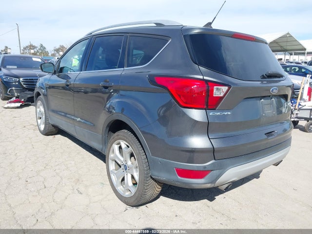 1FMCU9J94KUA91834 Ford Escape Titanium